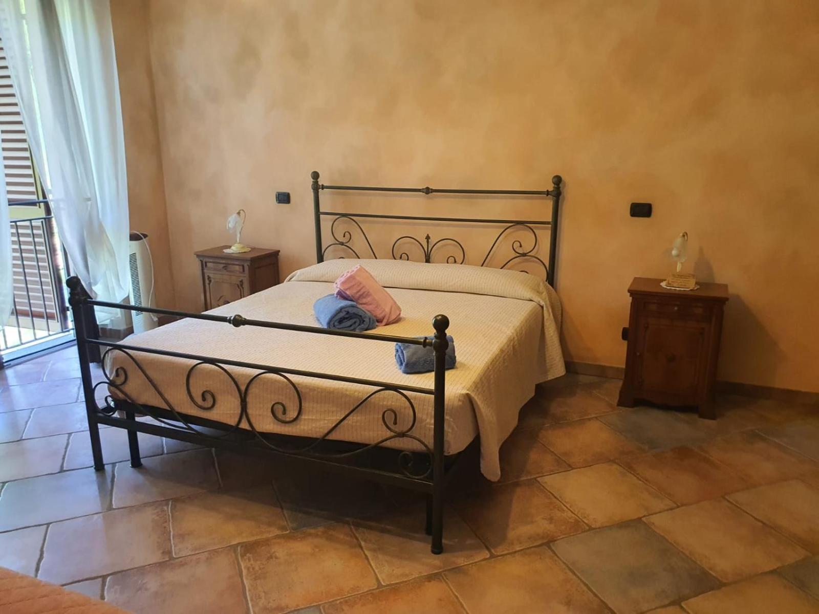 Agriturismo Cascina L'Arche Santo Stefano Belbo Eksteriør billede